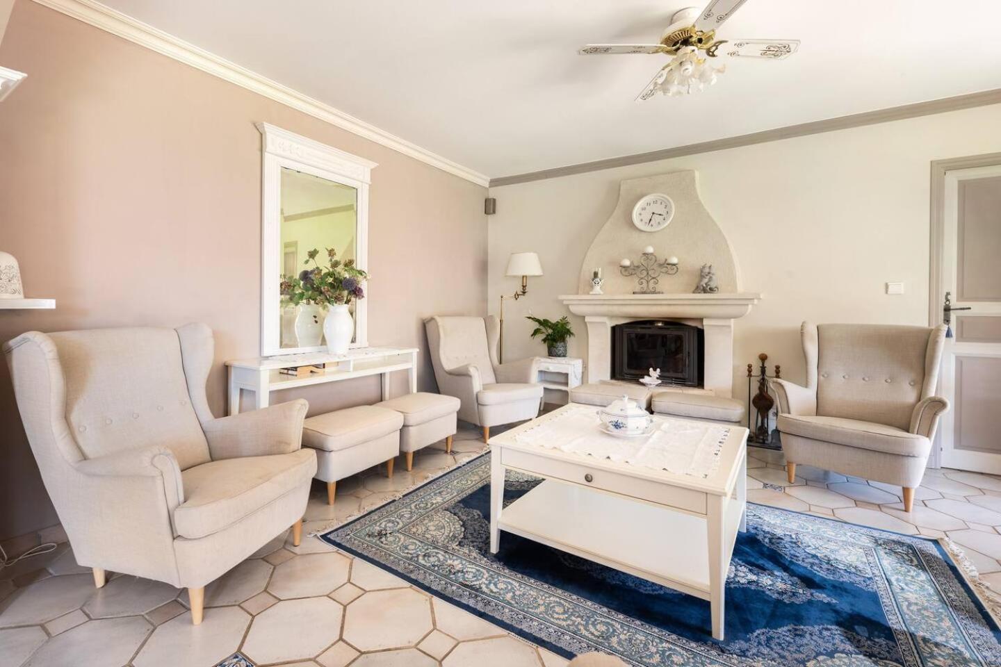 Chambre Et Table D'Hotes Villa Pomponette Nans-les-Pins Exteriér fotografie