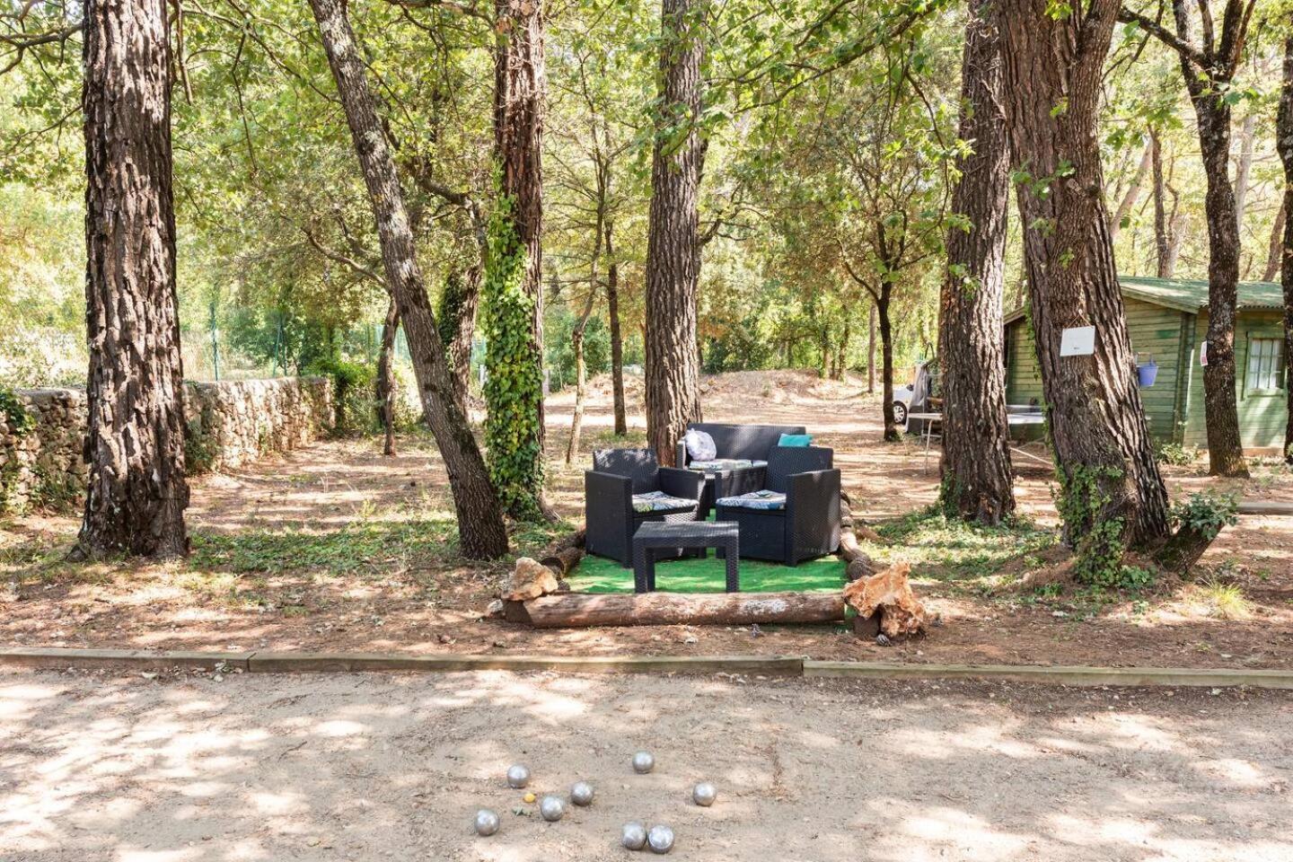 Chambre Et Table D'Hotes Villa Pomponette Nans-les-Pins Exteriér fotografie